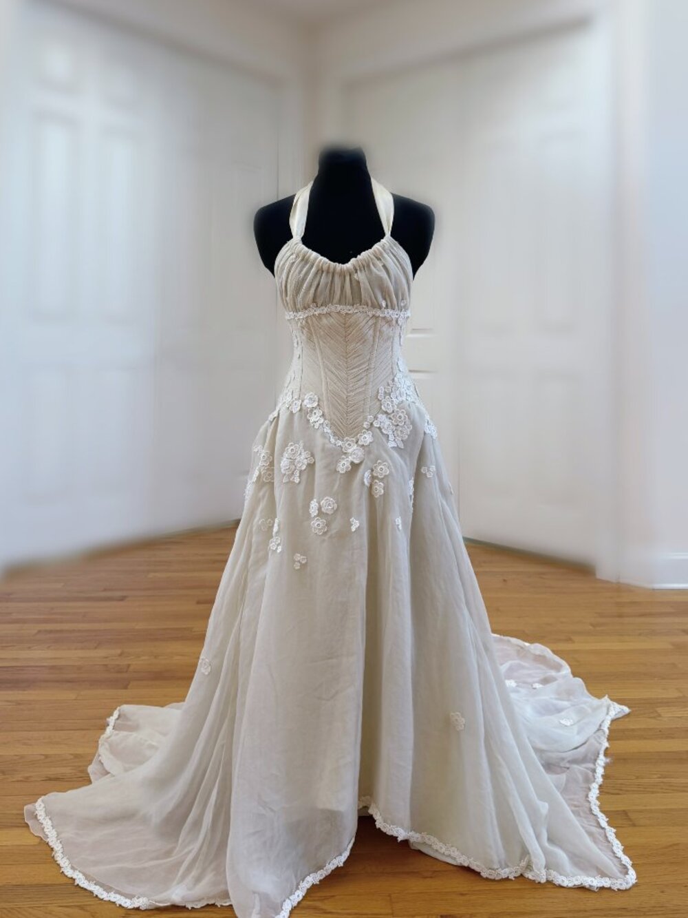 Vintage Basque Waist Ivory Chiffon Floral Lace Bohemian Wedding Dress - Picture 4 of 6